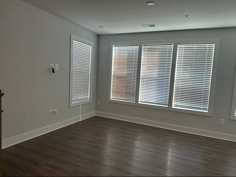 Living room / side