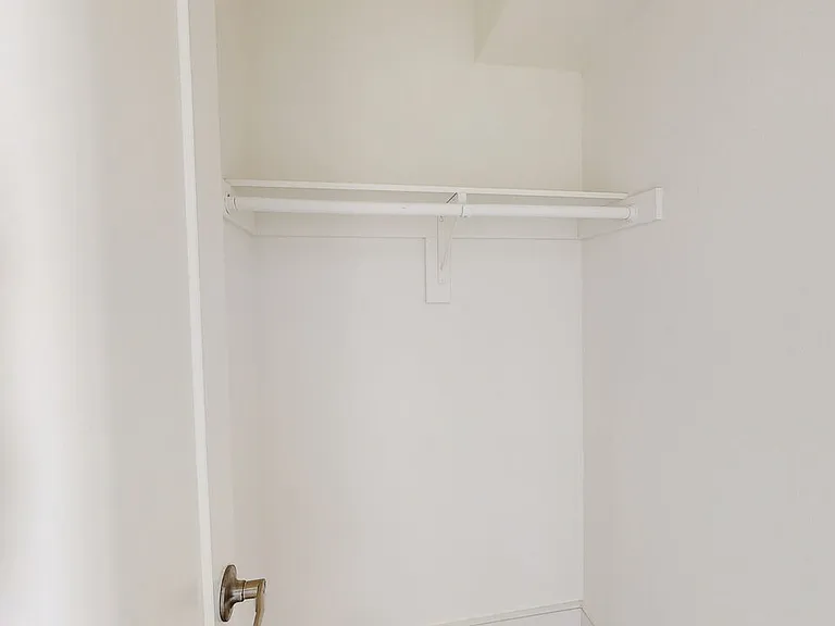 953 N Mariposa Ave #2 — Photo 17