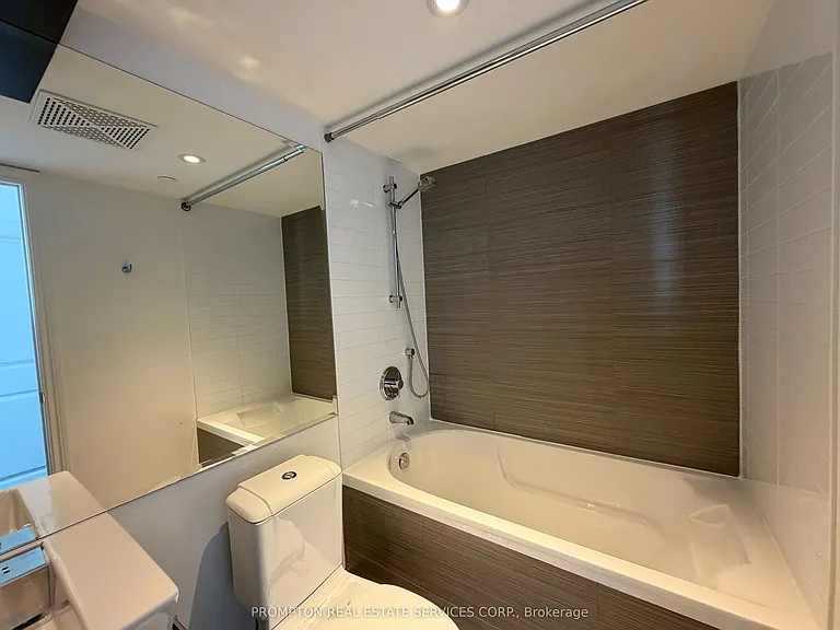 386 Yonge St #5510 — Photo 7