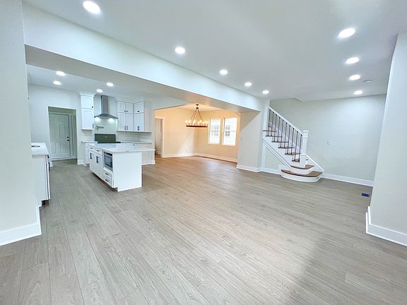 4th image of 2814 Carrollton Ave