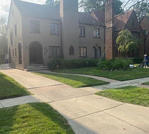2nd image of 17515 Parkside St