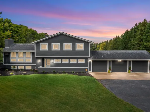 978 Western AVENUE, Cedarburg, WI 53012