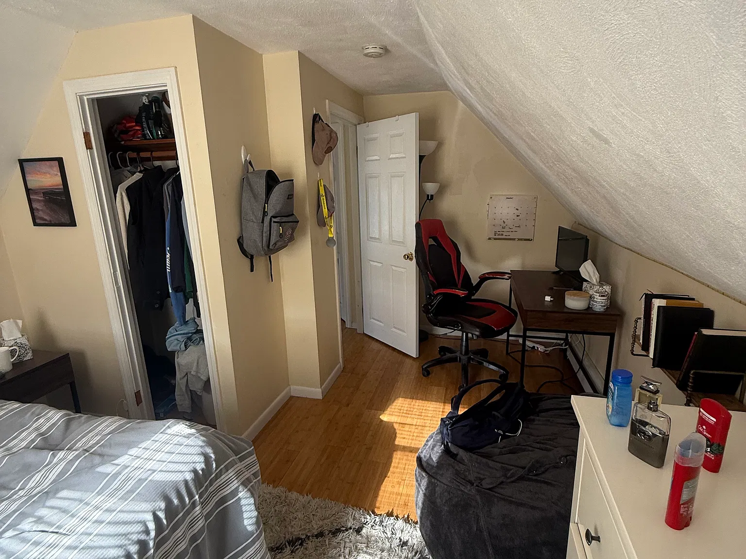 4 bed, 7777 sqft, $6,200 — Photo 3