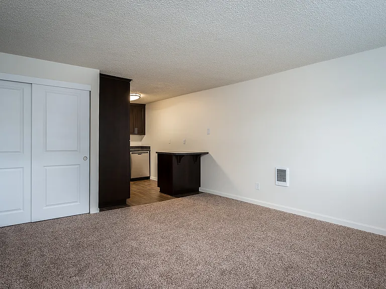 Shady Glen Apartments — Photo 19