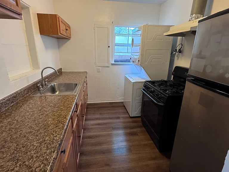 3349 Brayton Ave — Photo 13