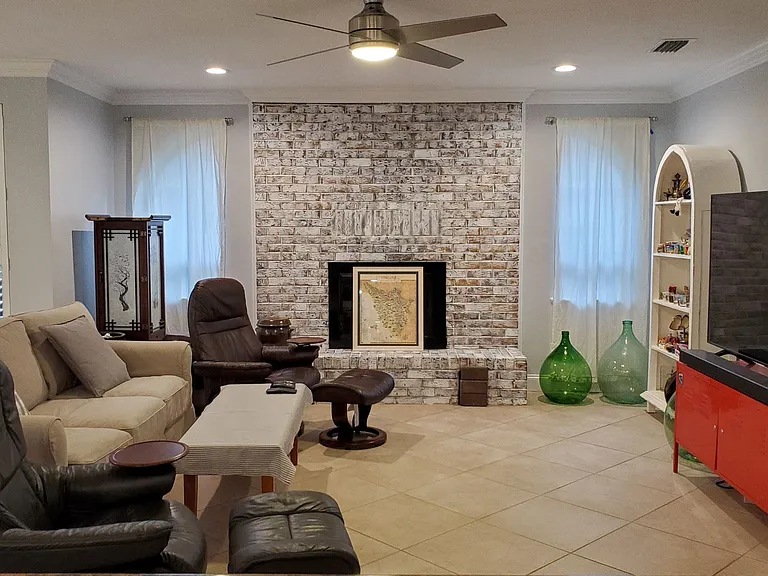 726 Saint Thomas Cv — Photo 10