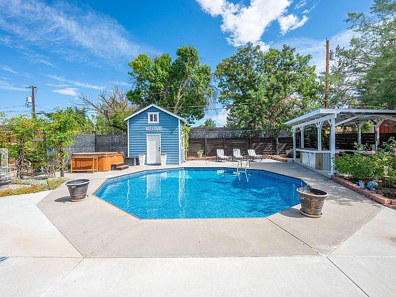 4th image of 712 Ivanhoe Way