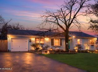 2 Blair Rd, Kendall Park, NJ 08824