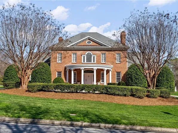 1212 Sturbridge Ave, High Point, NC 27262