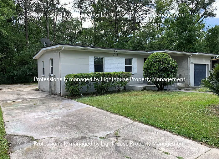 4 bed, 2.0 bath, 1344 sqft, $1,495 — Photo 3
