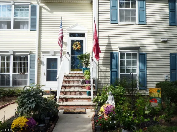 223 Columbus Dr #1810, Franklin Park, NJ 08823