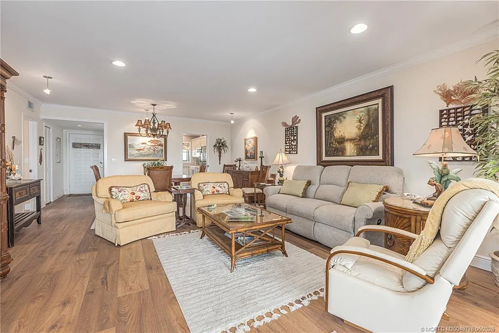 2 bed, 2.0 bath, 1300 sqft, $3,250 — Photo 3