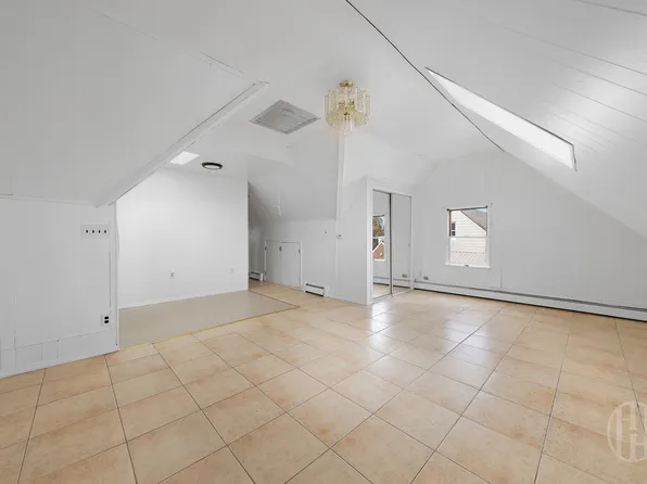 246-14 137th Road image 17 of 26