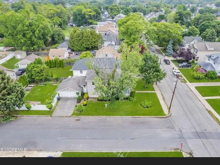 645 Campbell Ave — Photo 3