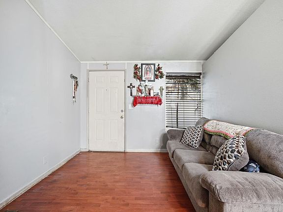 5th image of 2963 Santa Rosa Avenue #B-2