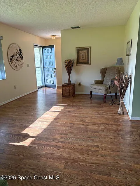 629 Ebony Street - 1 — Photo 2
