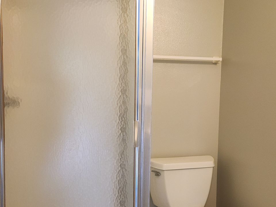 1st image of 115 Shell Ave #17