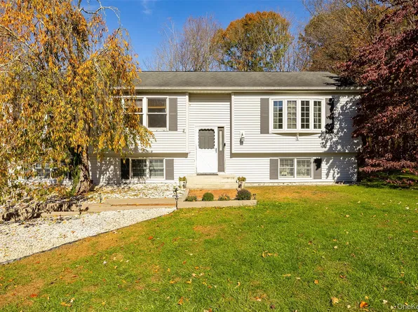 101 Crum Elbow Road, Hyde Park, NY 12538