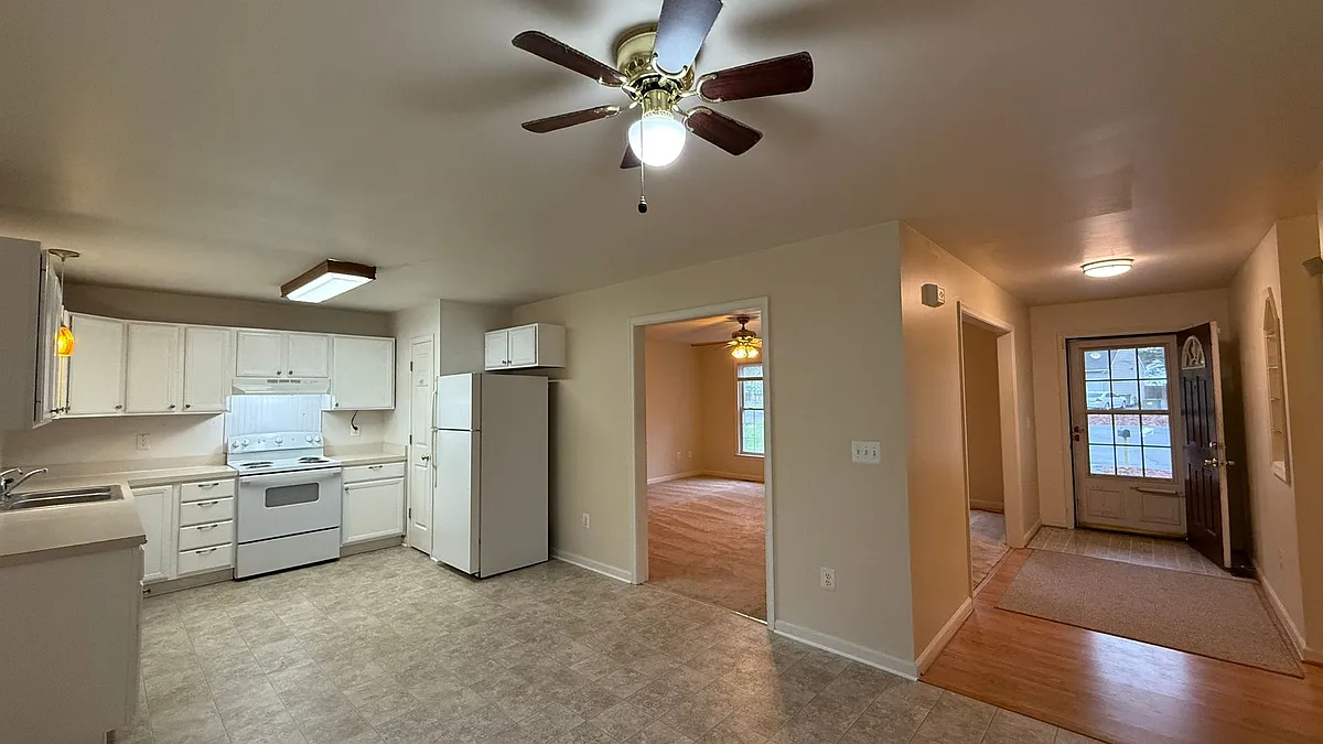 Building Photo - 8607 Leslie Ct