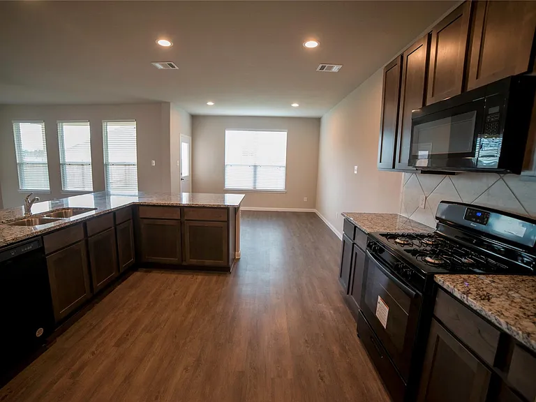 4455 Eveslage Ln — Photo 6