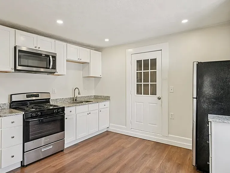 1 Rockdale Ave #2 — Photo 16