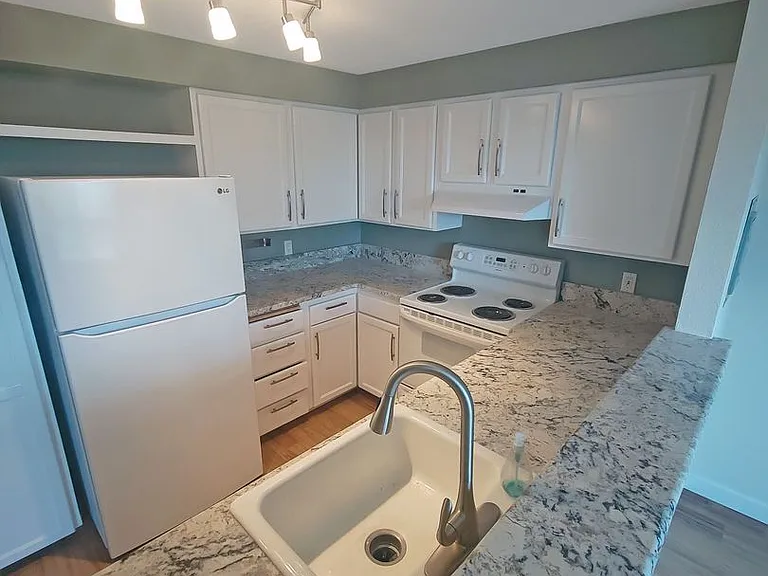 1301 S Puget Dr #A24 — Photo 5