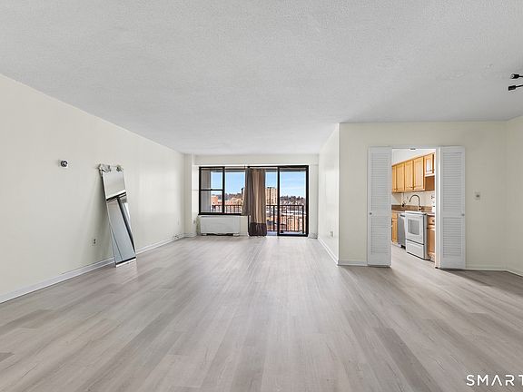 5th image of 44 Strawberry Hill Avenue APT 11N