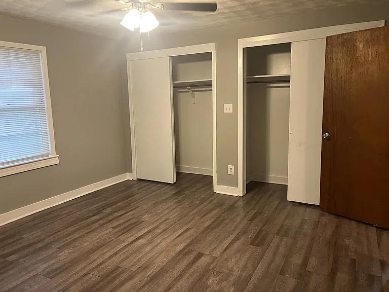 600 E Main St — Photo 5