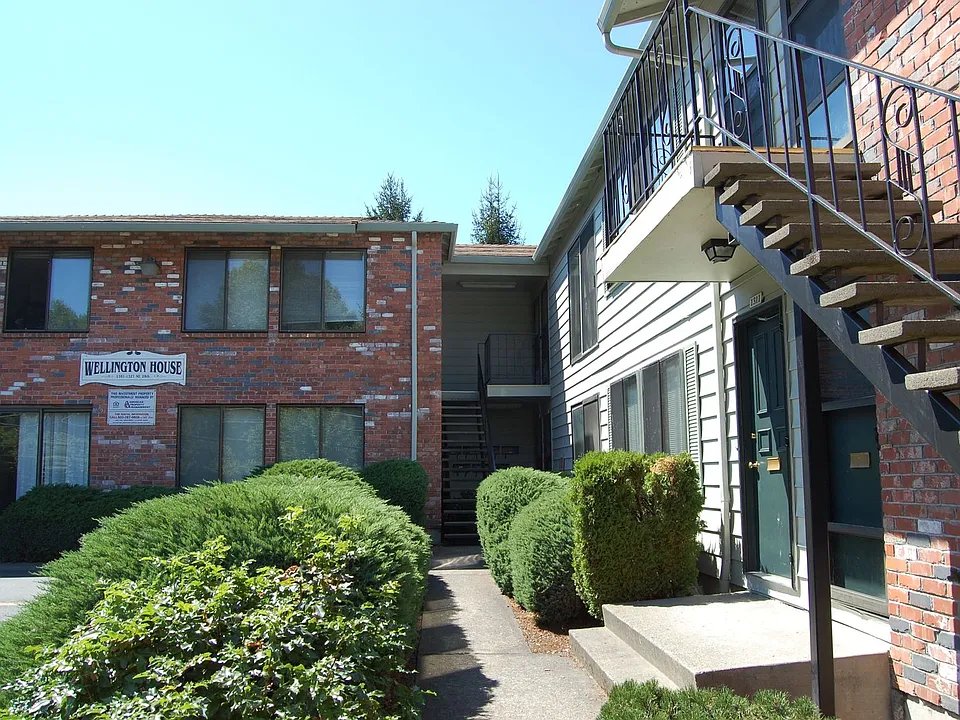 1301-1327 NE 28th Ave