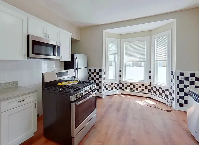 121 George St #1 — Photo 1