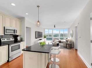 340A Old River Rd #414, Edgewater, NJ 07020
