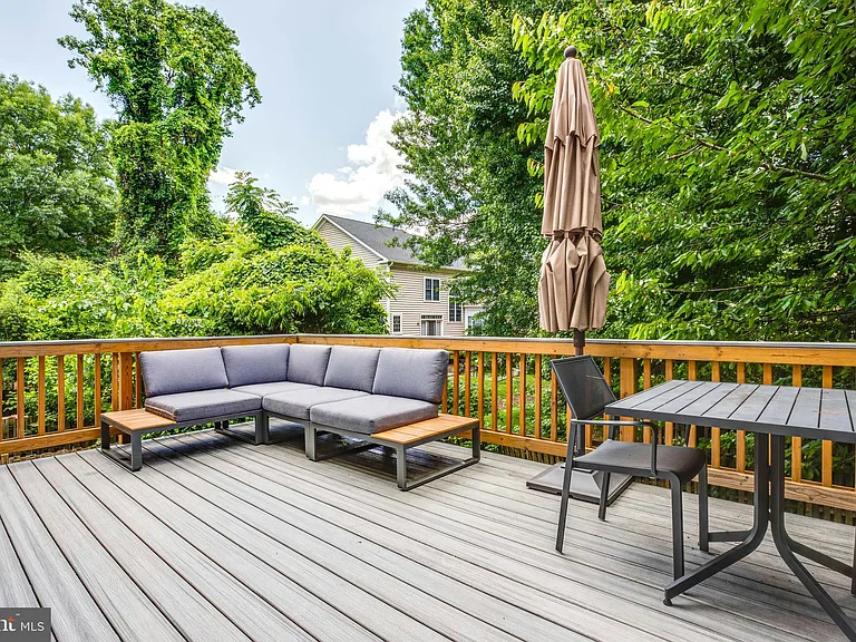 8657 Dellway Ln — Photo 40