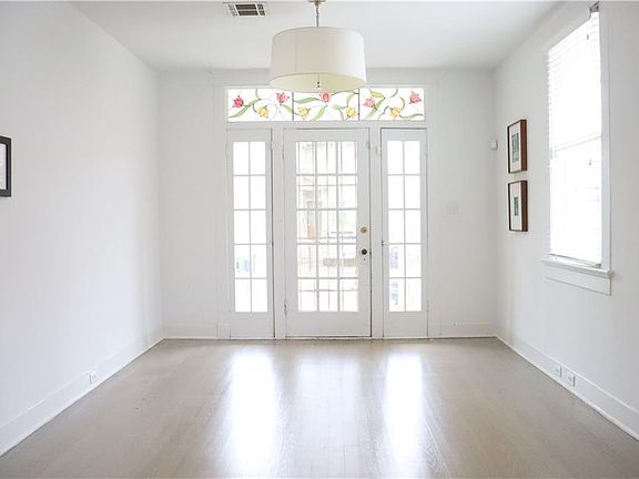 2nd image of 5423 Laurel St