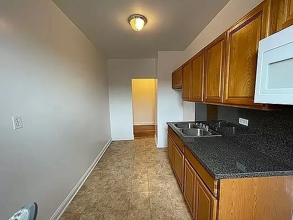 3rd image of 712 Crown St APT 4F