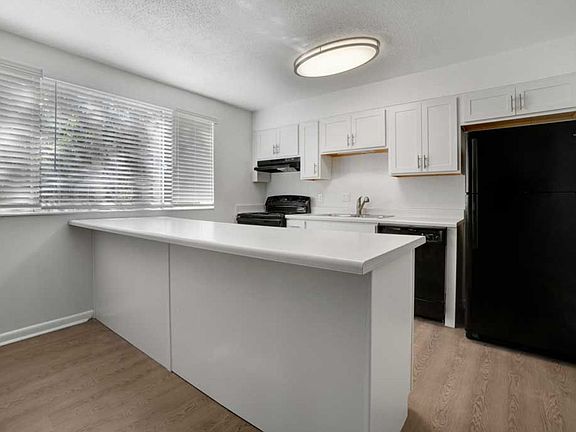 2nd image of 5 Mooney Rd NE #2B-2Ba-830Sqft