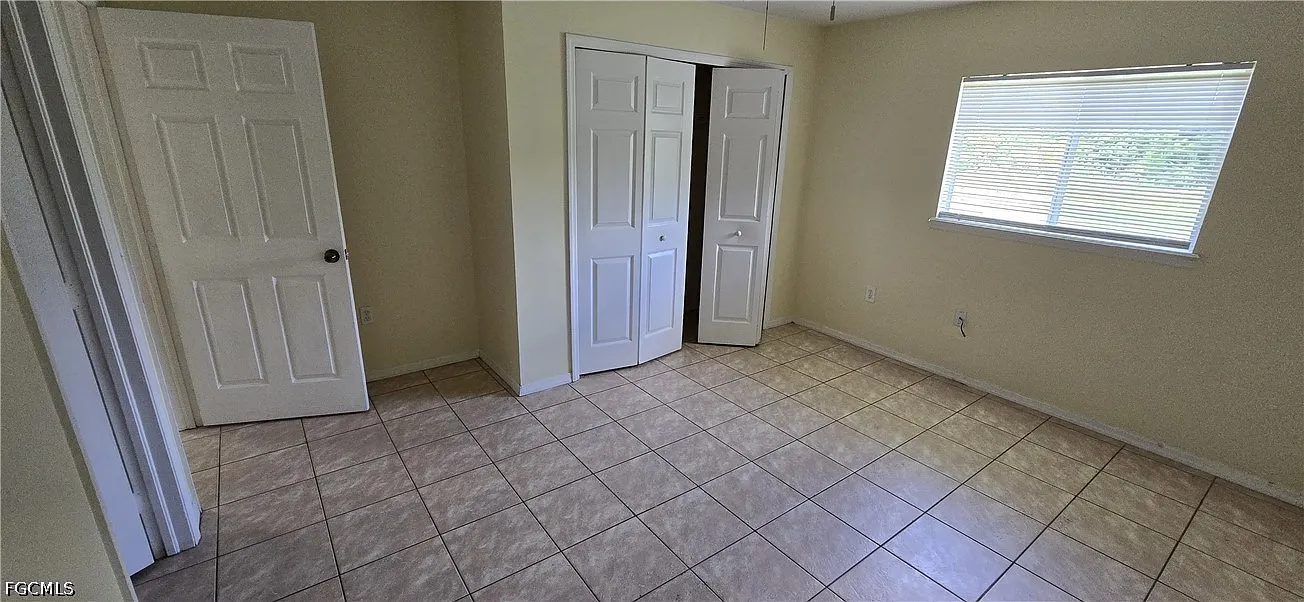 3 bed, 2.0 bath, 2348 sqft, $1,500 — Photo 3