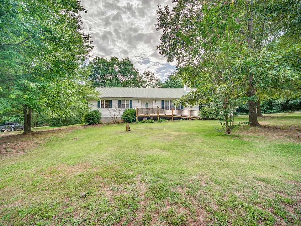 1st image of 209 Oak Hill Dr
