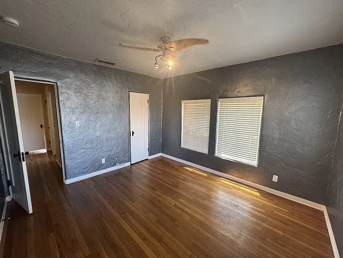 1445 E Flower St — Photo 12