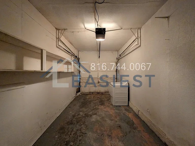 8901 E Gregory Blvd — Photo 21