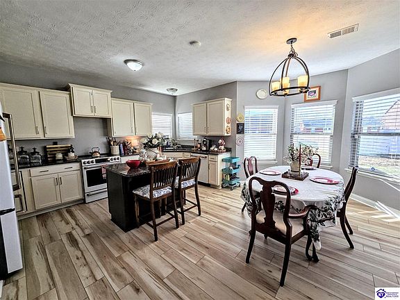 5th image of 157 Tuscany Ln