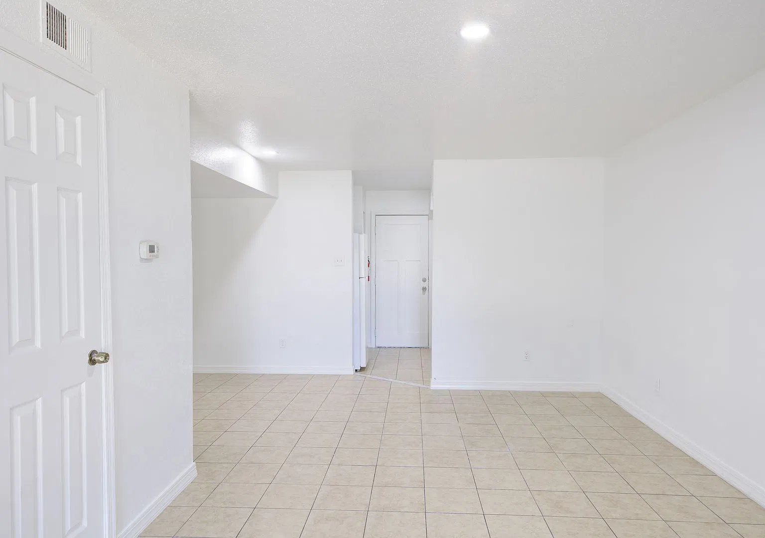 Hallshire Apartments — Photo 3