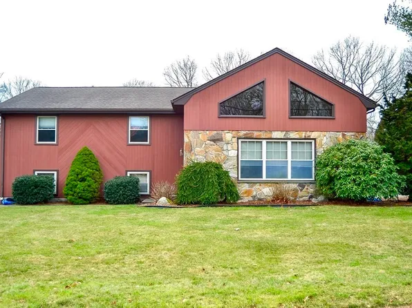 3 Rosewood Ter, Dartmouth, MA 02747