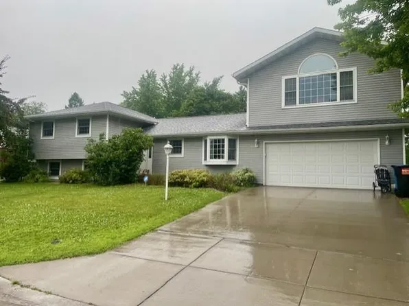225 Country Club Dr, Lewiston, MN 55952