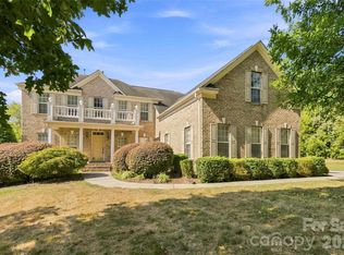 7607 Meadow Grove Dr, Waxhaw, NC 28173