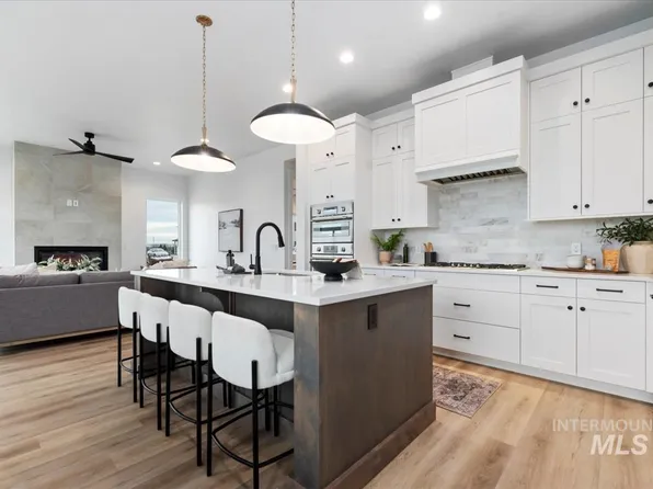 735 S Calhoun Ln, Star, ID 83669