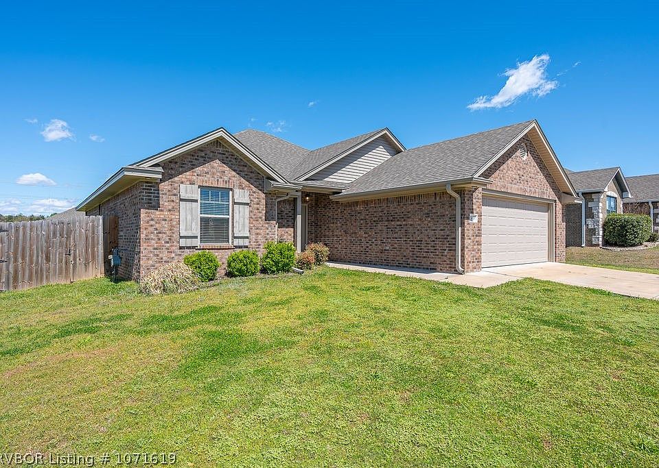 1st image of 346 Copsey Dr