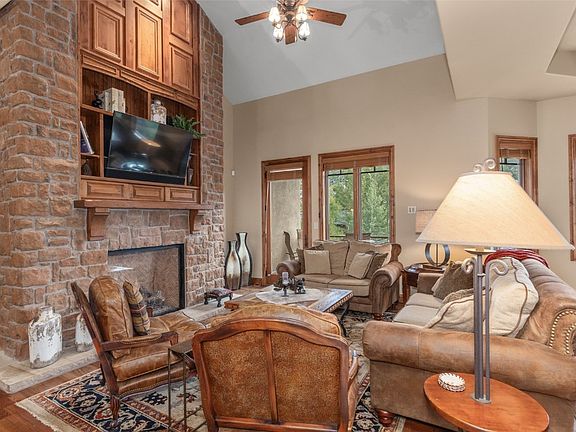 4th image of 1555 Eagle Glen Drive