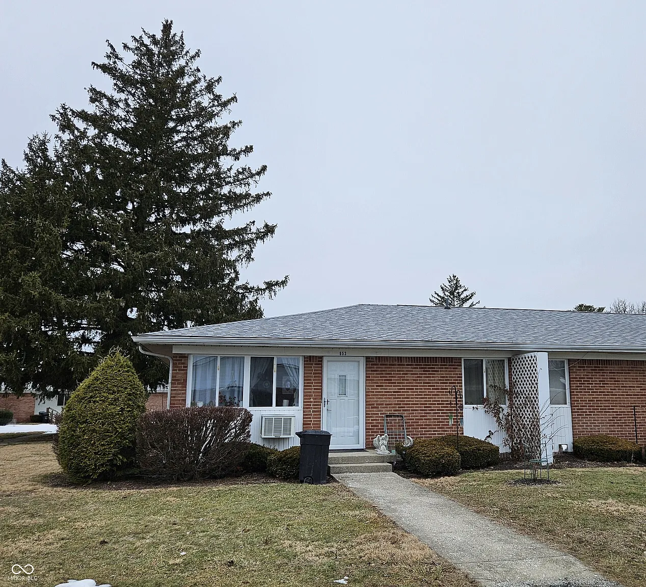 953 W McKay Rd photo 1