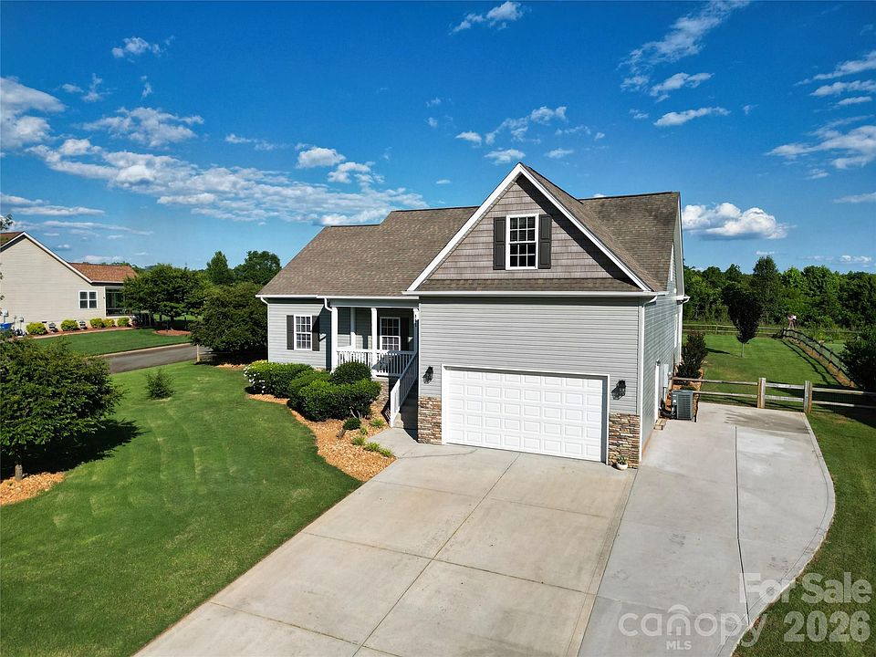 1st image of 141 Logan Ridge Dr