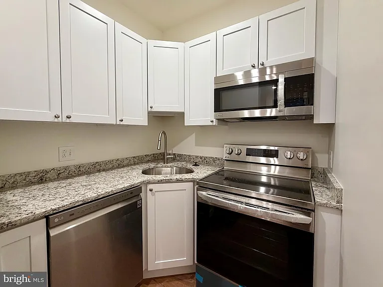 2158 N Broad St #E — Photo 3